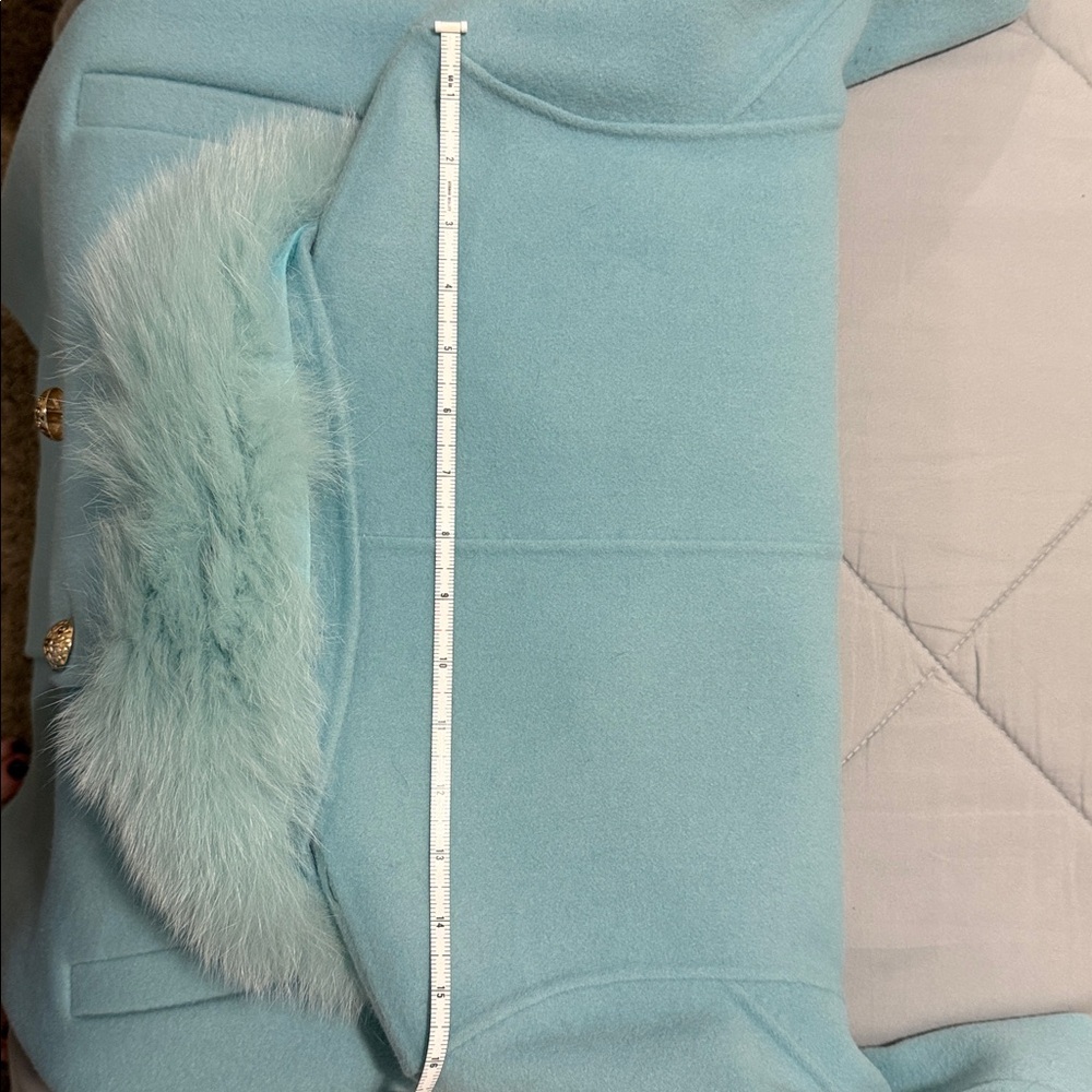 MaxMara Light Blue Trench Coat with Fur Accents - Picture 6 of 6